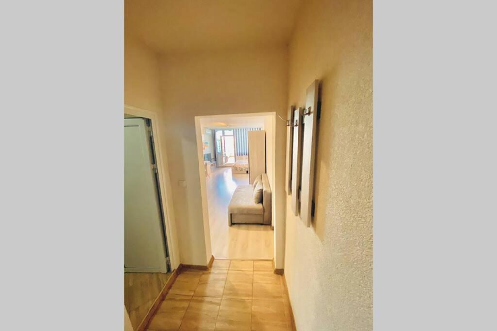 Large Studio In Studentski Grad With Huge Terrace Apartamento Sofía Exterior foto